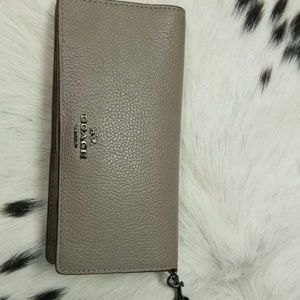 Coach wristlet wallet